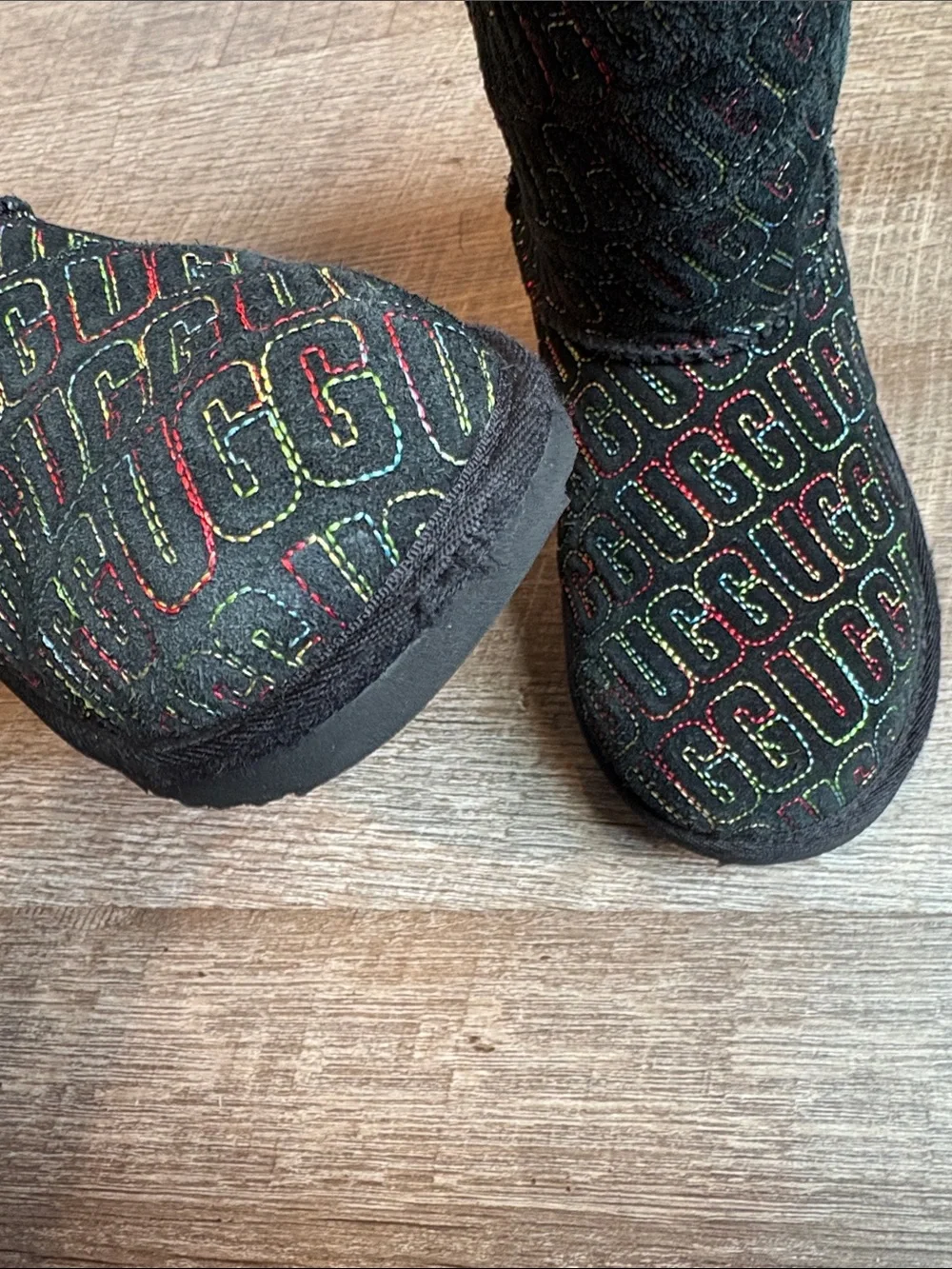 UGG Kids' Classic II Graphic Stitch Boots Black Multi-Color Logo Size 4